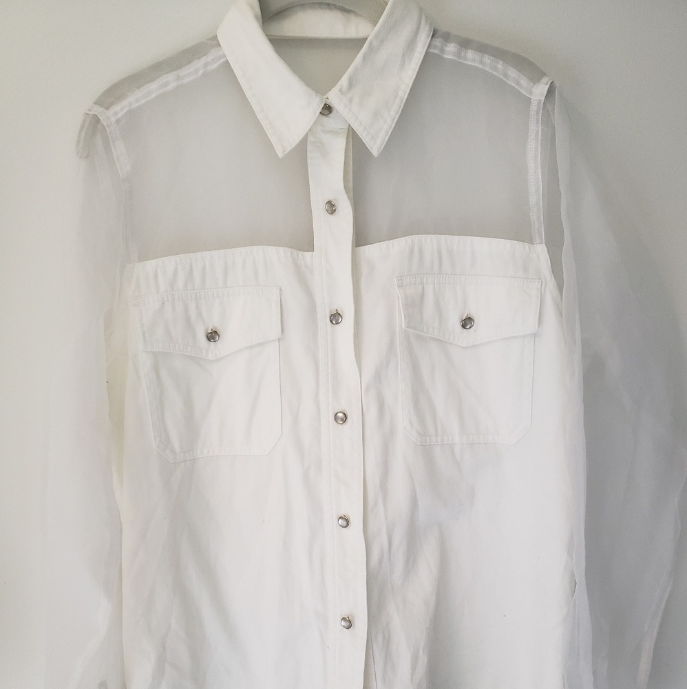 BLOOMINGDALES White Collared Top Button Down